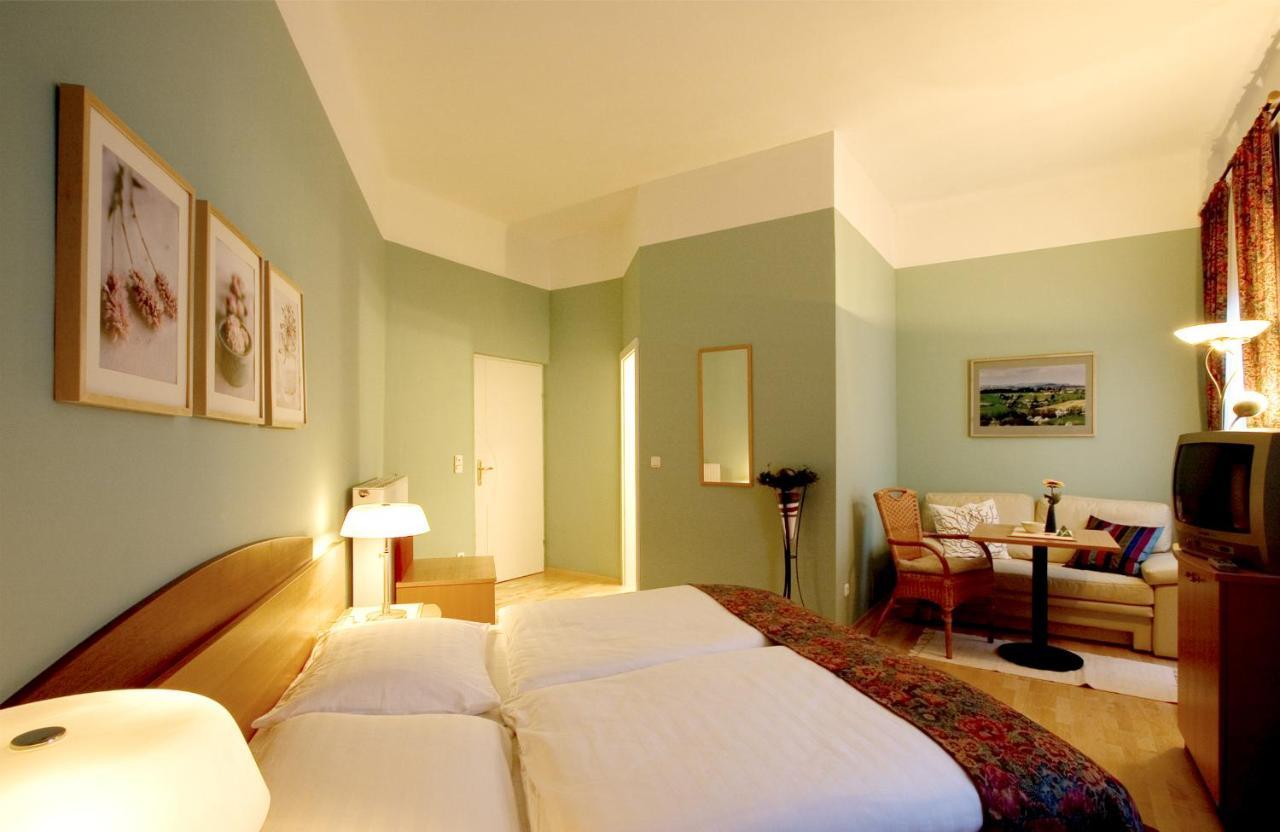 Hotel Garni - Gasthof Pillgrab Sankt Valentin Exterior photo