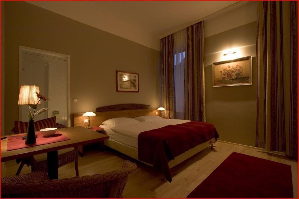 Hotel Garni - Gasthof Pillgrab Sankt Valentin Room photo